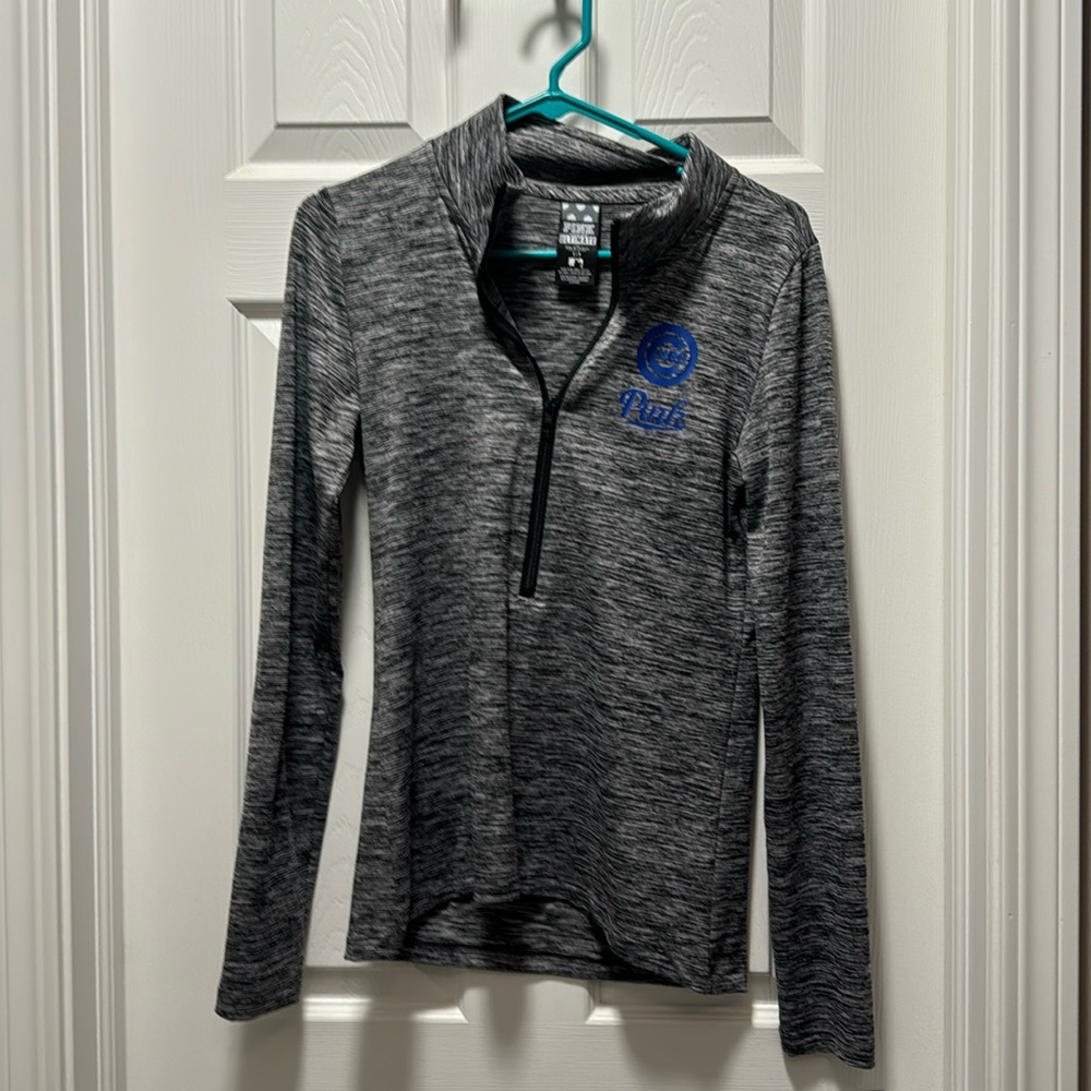 Chicago Cubs long sleeve half zip shirt /pink size small great condition